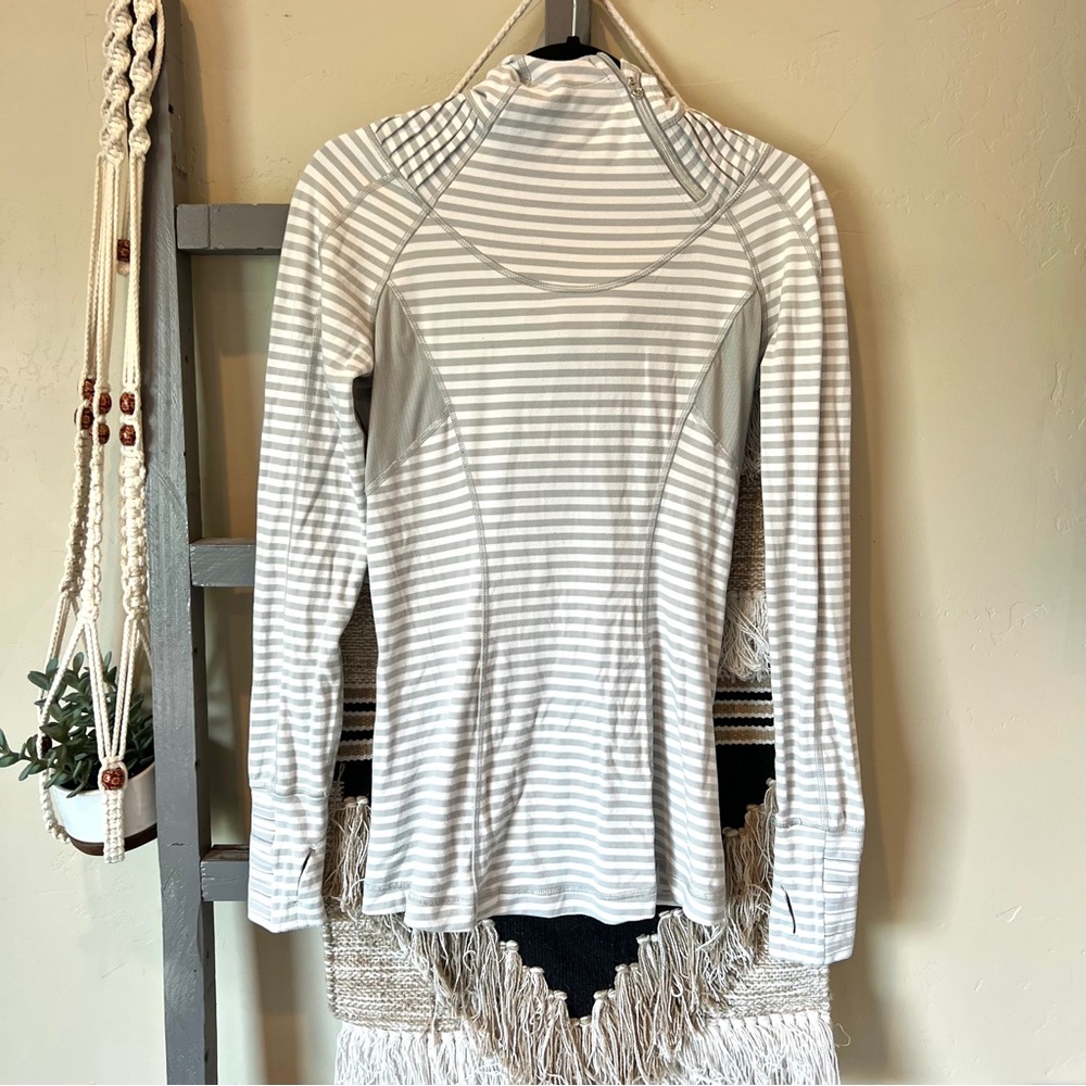 Lululemon women’s striped High Neck Zip runners hoodie Size 6 #inv285